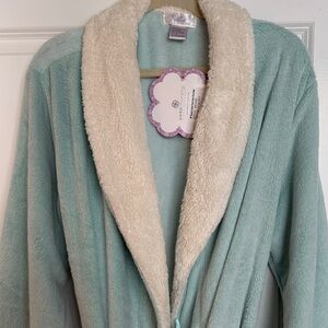 New Softies by Paddi Murphy Ultra Plush Robe - Color is Frost Mint - Size XL
